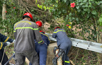 Cứu người đàn ông rơi xuống giếng sâu 35 mét
