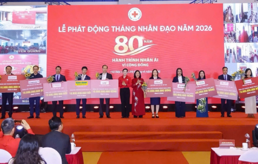Nam A Bank trao tặng 10 tỉ đồng hưởng ứng Tháng Nhân đạo năm 2026