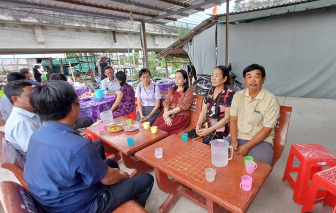 Đông đảo bà con Cà Mau đến chia buồn vụ 2 mẹ con bị chồng thảm sát ở Tây Ninh