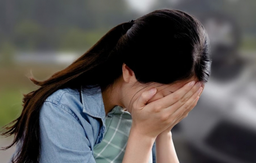 Mẹ luôn than vãn, bắt chồng con gánh món nợ hy sinh