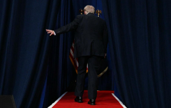Iran coi việc tạm dừng 'Dự án Tự do' của ông Trump là một chiến thắng