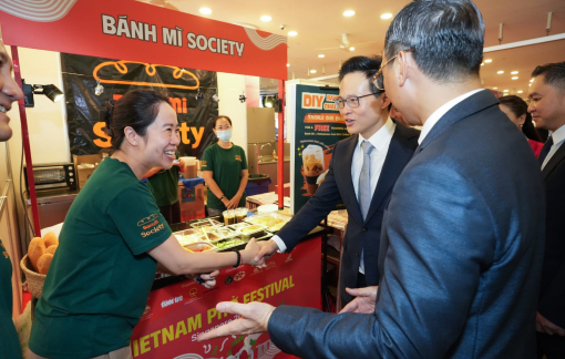Thương hiệu bánh mì thủ công Việt Nam ghi dấu ấn tại khách sạn 4 sao Singapore