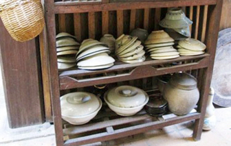 Chiếc tủ chén ngày xưa
