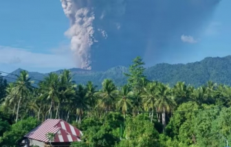 3 người thiệt mạng, nhiều du khách mất tích do núi lửa phun trào ở Indonesia