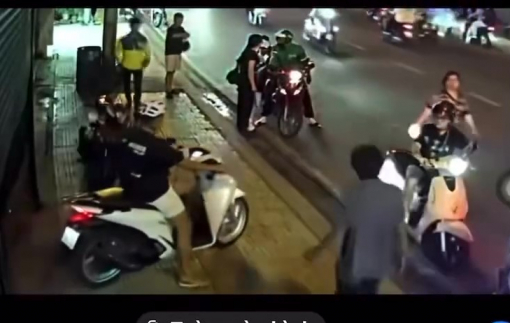 Công an vào cuộc vụ thanh niên bị người mặc áo xe ôm công nghệ đấm liên tục vào mặt