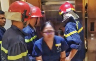 Cứu 7 người bị mắc kẹt trong thang máy cơ sở thẩm mỹ ở TPHCM