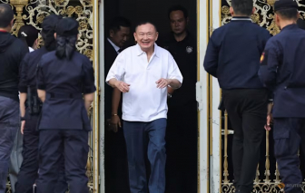 Cựu Thủ tướng Thái Lan Thaksin được trả tự do sớm