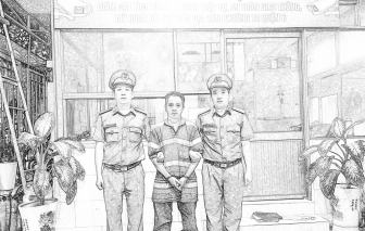 Điều tra, xử lý người đàn ông dùng ghế nhựa tấn công CSGT