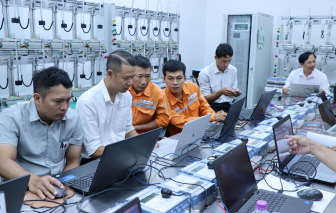 Công ty cổ phần Điện lực Khánh Hòa tổ chức tập huấn cài đặt thay đổi khung giờ biểu giá công tơ điện tử 3 giá