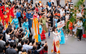 Để múa rối đến gần hơn với công chúng