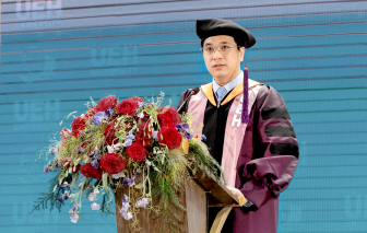 Phó giáo sư, tiến sĩ Bùi Quang Hùng giữ chức Giám đốc Đại học Kinh tế TPHCM