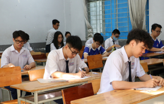 100% học sinh lớp Mười hai TPHCM được thi thử tốt nghiệp THPT