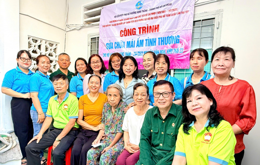 Sửa chữa 'Mái ấm tình thương' dành tặng phụ nữ neo đơn