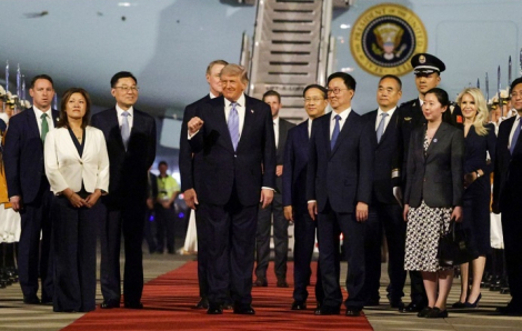Trung Quốc phát tín hiệu gì qua cách đón tiếp Tổng thống Trump tại sân bay?