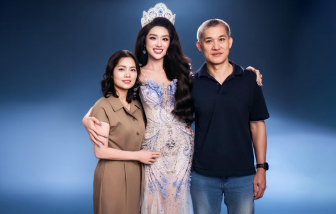 Hoa hậu Phương Oanh: ‘Ba mẹ chỉ mong tôi sống vui vẻ’