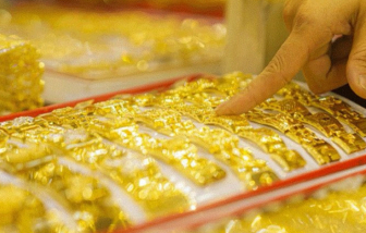 Giá vàng ngày 16/5: Tiếp tục "sập", thủng mốc 4.600 USD/ounce
