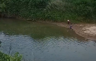 Rủ nhau ra sông tắm, 3 học sinh đuối nước thương tâm, 1 em mất tích