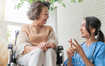 Thói quen nói ngập ngừng cảnh báo sớm nguy cơ mất trí nhớ