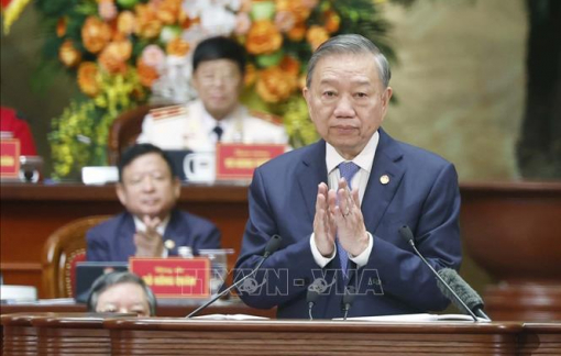'Ánh sáng Hồ Chí Minh soi đường cho chúng ta đi'