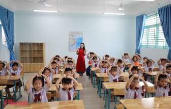 Bên trong ngôi trường được xây lên từ nền đất nghĩa trang Bình Hưng Hòa
