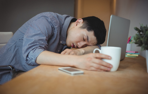 Cha mẹ già mà con không chịu lớn