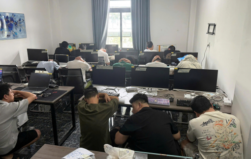Nhóm người nước ngoài thuê khách sạn giá 315 triệu đồng/tháng, lắp đặt nhiều máy móc, nghi lừa đảo