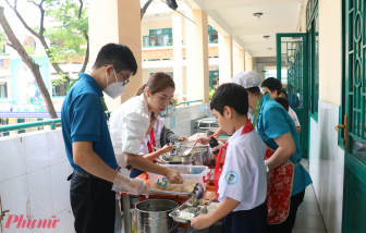 TPHCM: Lập 20 đoàn kiểm tra cơ sở cung cấp suất ăn cho trường học