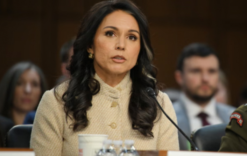 Giám đốc Tình báo Mỹ Tulsi Gabbard từ chức sau khi bị gạt khỏi các chiến dịch Iran và Venezuela