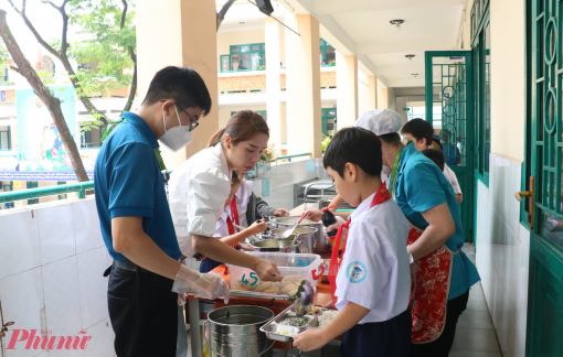 TPHCM: Lập 20 đoàn kiểm tra cơ sở cung cấp suất ăn cho trường học