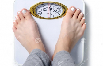Hạnh phúc gia đình bị đặt lên bàn cân
