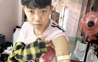 Người phụ nữ níu sự sống từ những tờ vé số