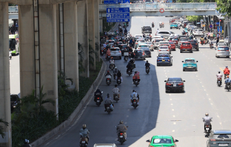 Hà Nội nắng nóng hầm hập