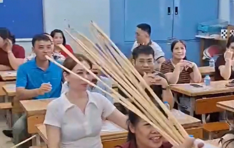 Tặng phụ huynh roi mây