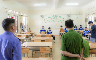 Không thể khoán trắng con cho nhà trường