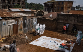 Những 'chiến binh áo trắng' hy sinh nơi tuyến đầu chống dịch Ebola ở Congo
