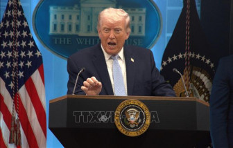 Tổng thống Trump dọa ‘phá huỷ’ Oman nếu theo đuổi thỏa thuận thu phí chung với Iran ở Hormuz