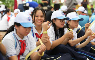 Học sinh TPHCM ‘chạm tay’ vào nghề truyền thống