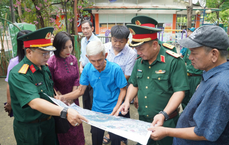 Nhân chứng chỉ vị trí nghi có hố chôn liệt sĩ tại Công viên Lê Thị Riêng