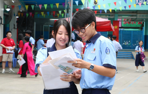 Thi tuyển lớp Mười tại TPHCM: Thí sinh thấy đề thi Ngữ văn vừa sức