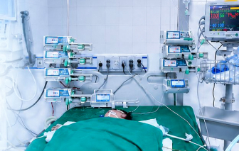 Cứu sống bé 23 tháng tuổi mắc bệnh tay chân miệng độ IV nguy kịch