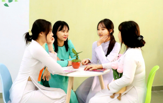 Học trò biết tìm ai để tâm sự chuyện yêu đương?