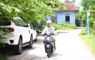 Người dân sinh sống cạnh lăng Dục Đức mong sớm được di dời để ổn định cuộc sống