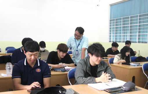 Đề xuất hệ thống chức danh nghề nghiệp riêng cho giảng viên trường chính trị