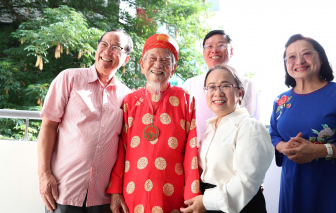 Nhà nghiên cứu 106 tuổi Nguyễn Đình Tư đón nhận căn hộ nghĩa tình của TPHCM