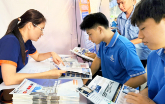 Chủ động học lại để thích nghi nghề nghiệp mới