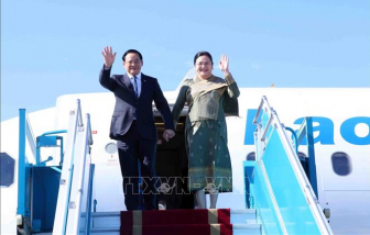 Thủ tướng Lào đến Hà Nội, bắt đầu thăm chính thức Việt Nam và dự AFF 2026