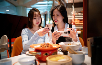 Mua một người để... trò chuyện