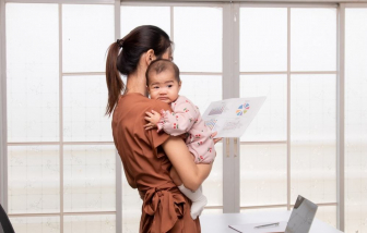 Nỗi khổ của người vợ làm trụ cột