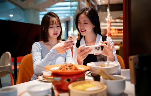 Mua một người để... trò chuyện