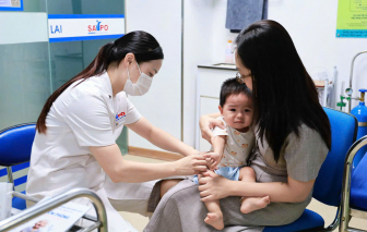 Bỏ quên mũi tiêm nhắc, nhiều trẻ nhập viện nguy kịch vì viêm não Nhật Bản